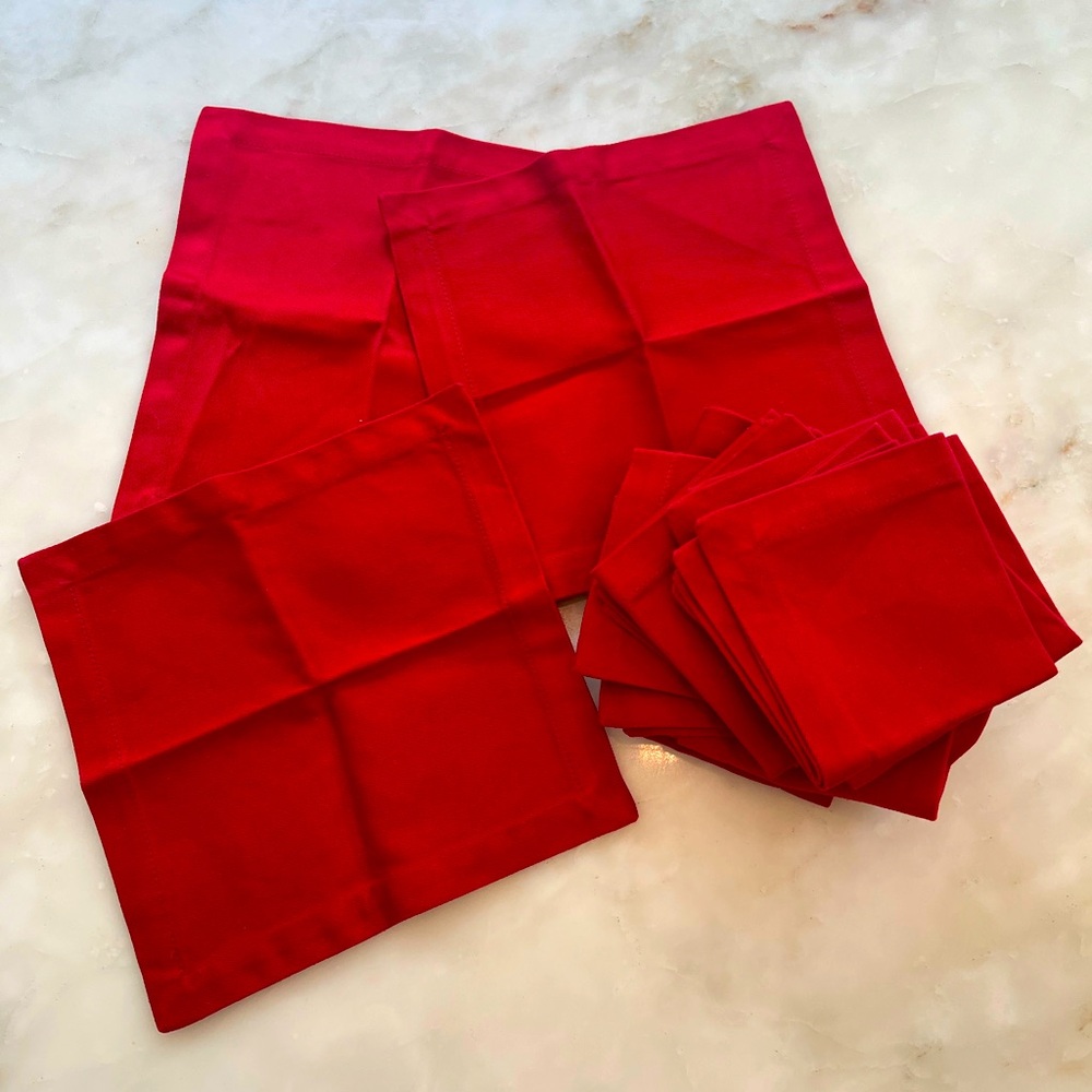16 red cocktail cotton napkins